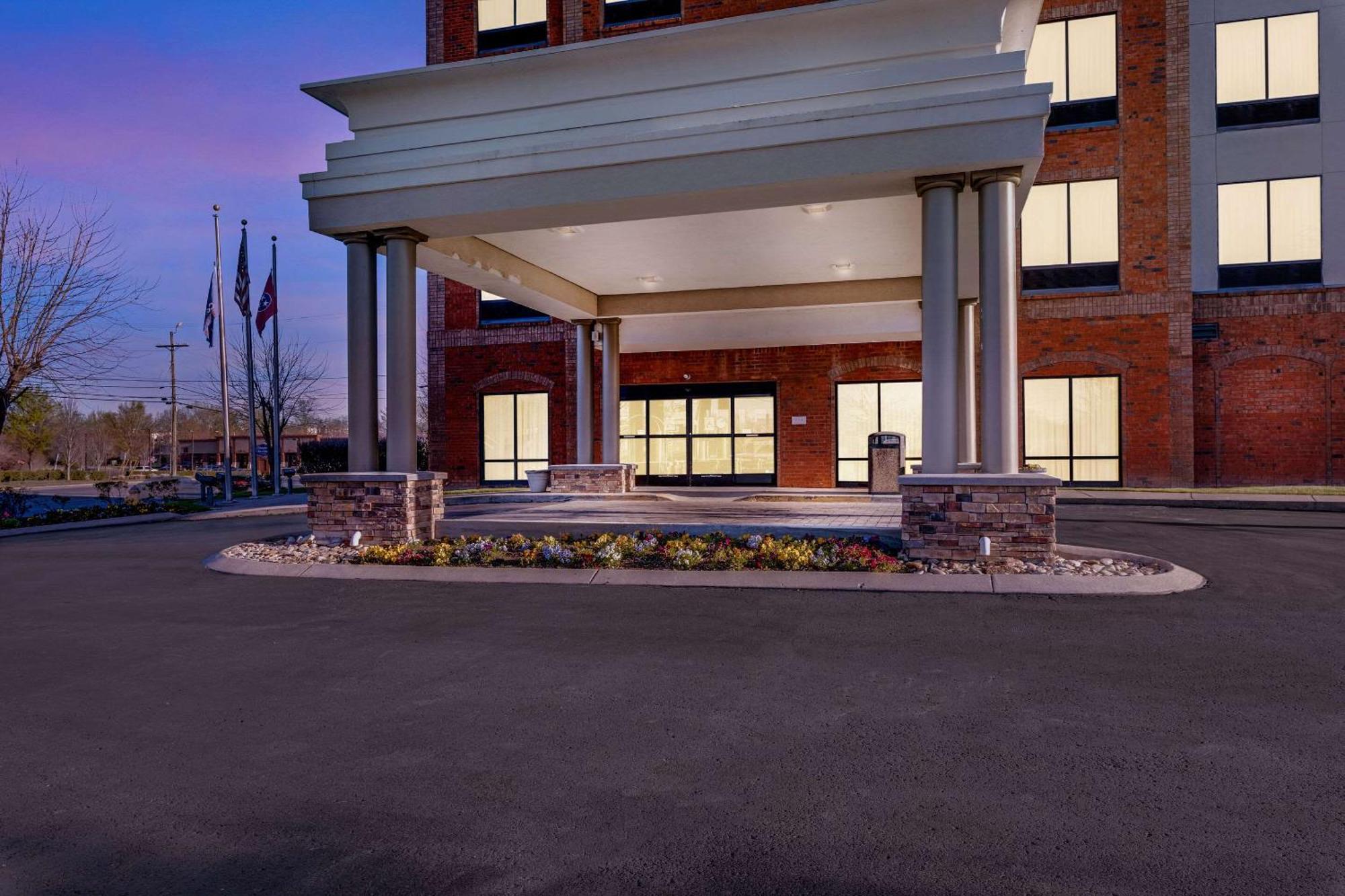 Comfort Suites Murfreesboro Exterior photo