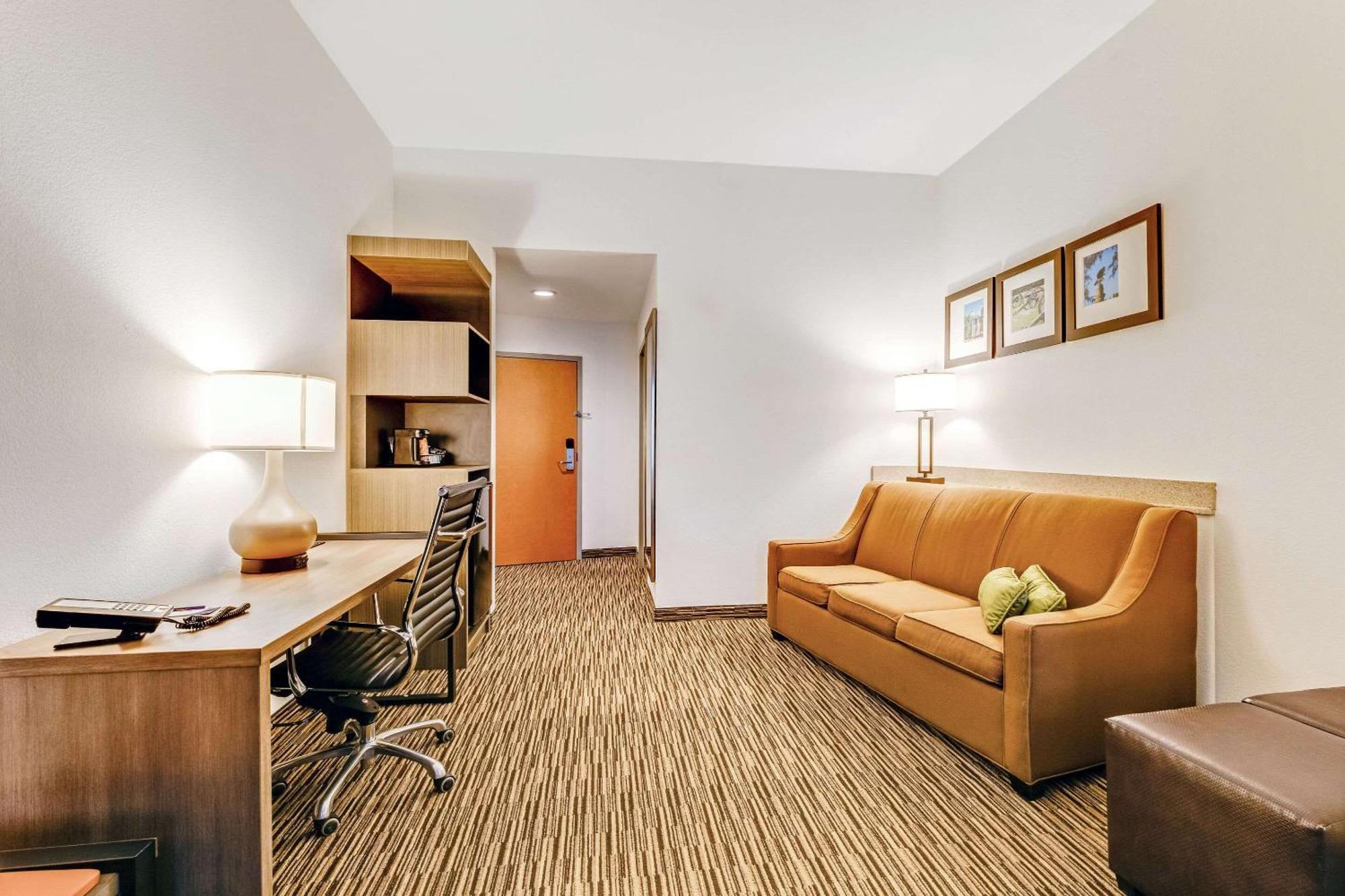 Comfort Suites Murfreesboro Exterior photo
