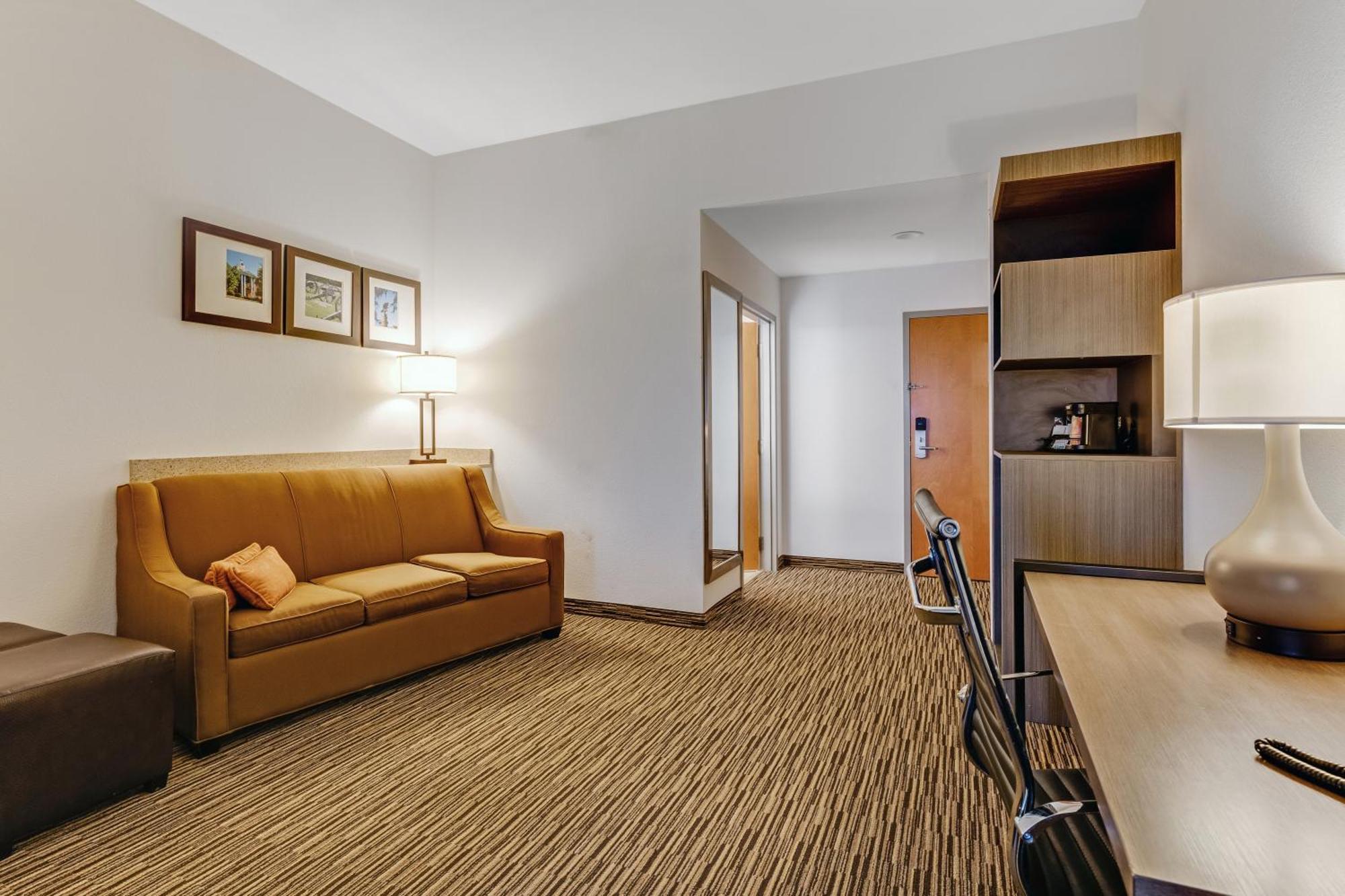 Comfort Suites Murfreesboro Exterior photo